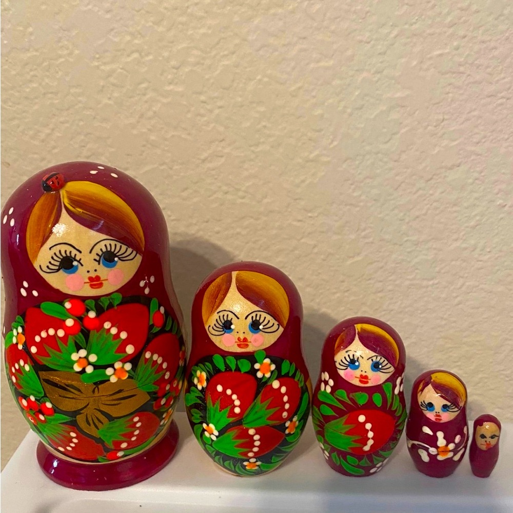 Russian Nesting Dolls Red Color!! 5 pieces Nice Gift!